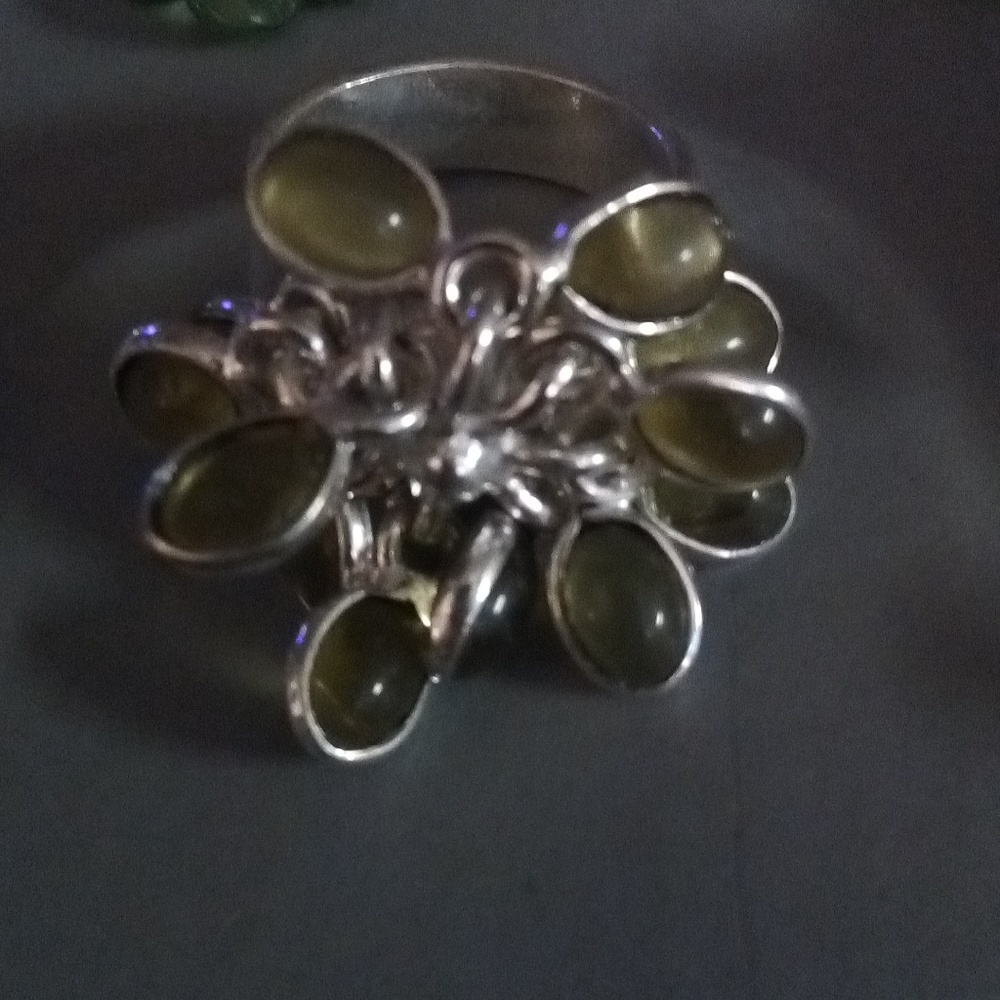 Jewelry - Picture 5 of 7